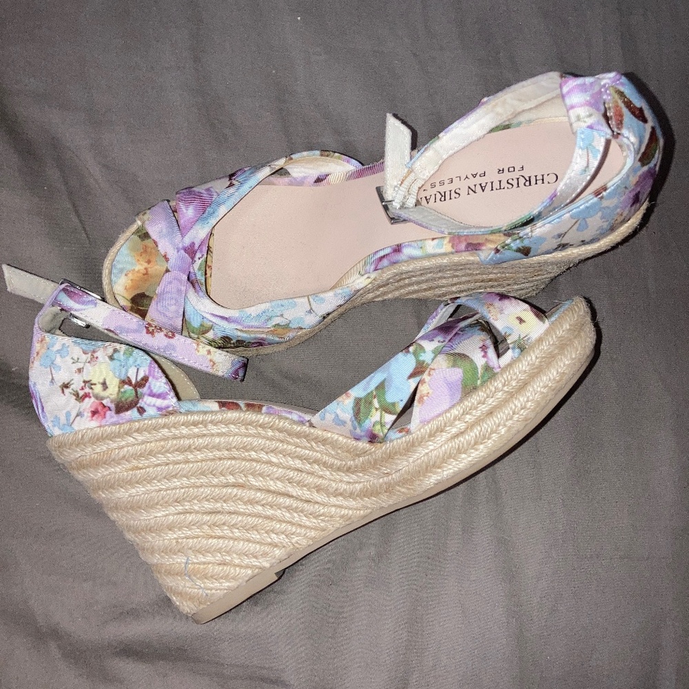 Size 7 Christian Siriano wedges